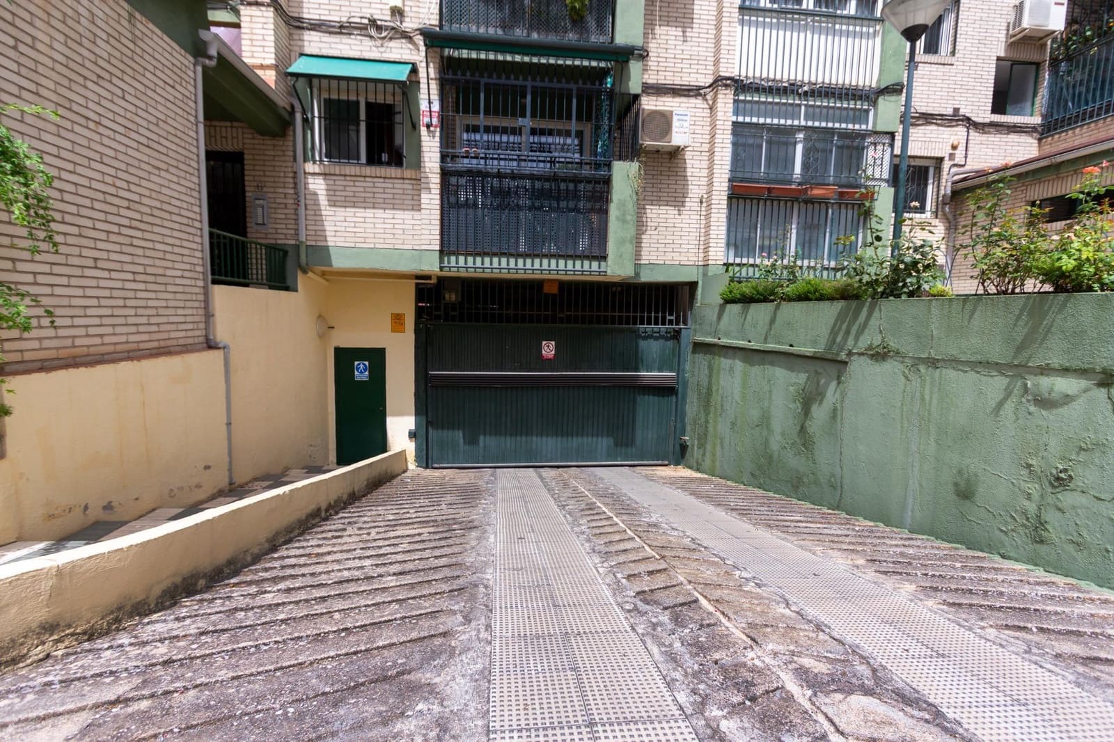 3 Zimmer Wohnung zu verkaufen in Granada Stadt - 115.000 € (Ref: 9973438)