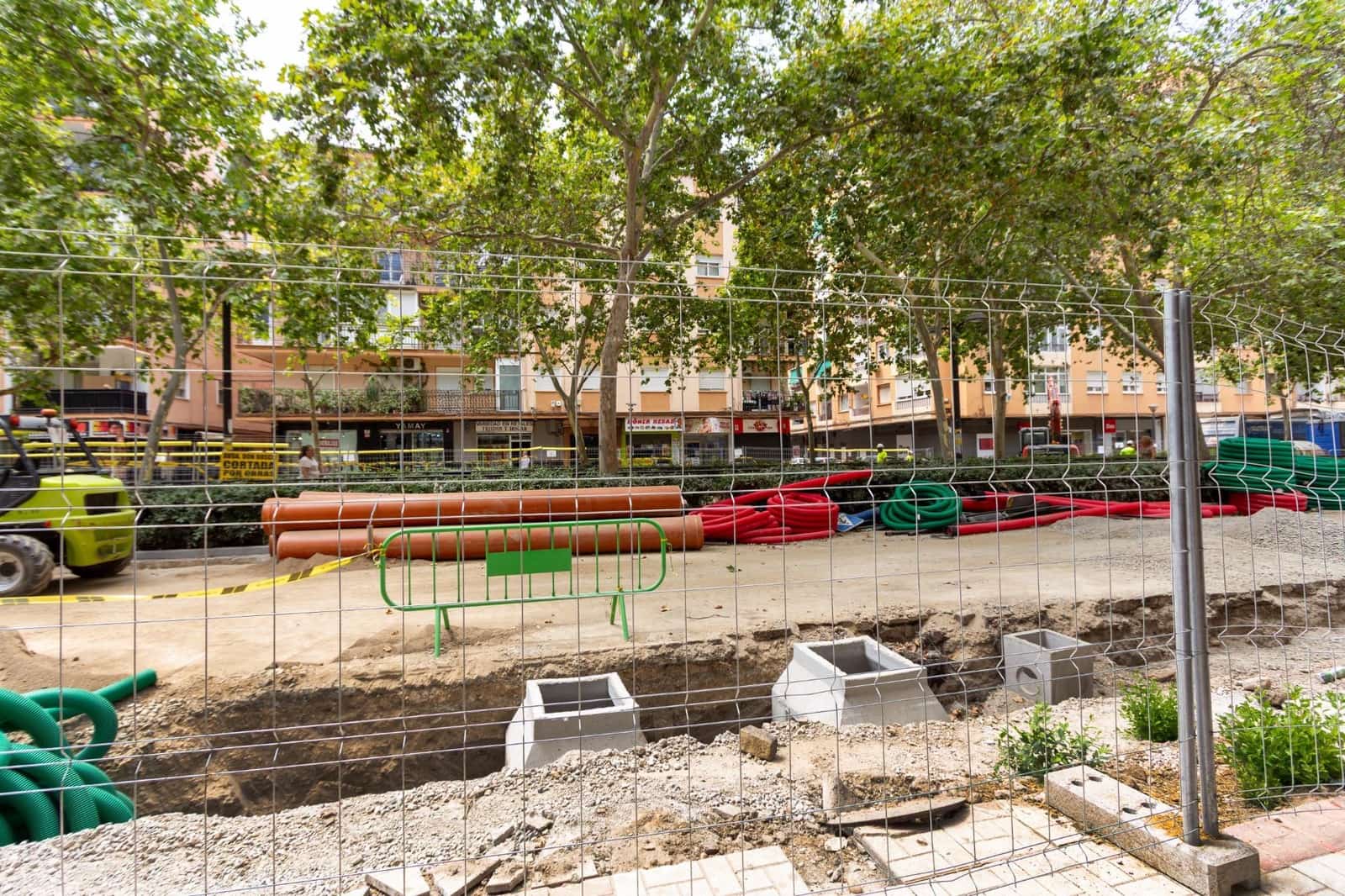 Commercial for sale in Granada city - € 41,630 (Ref: 9973439)