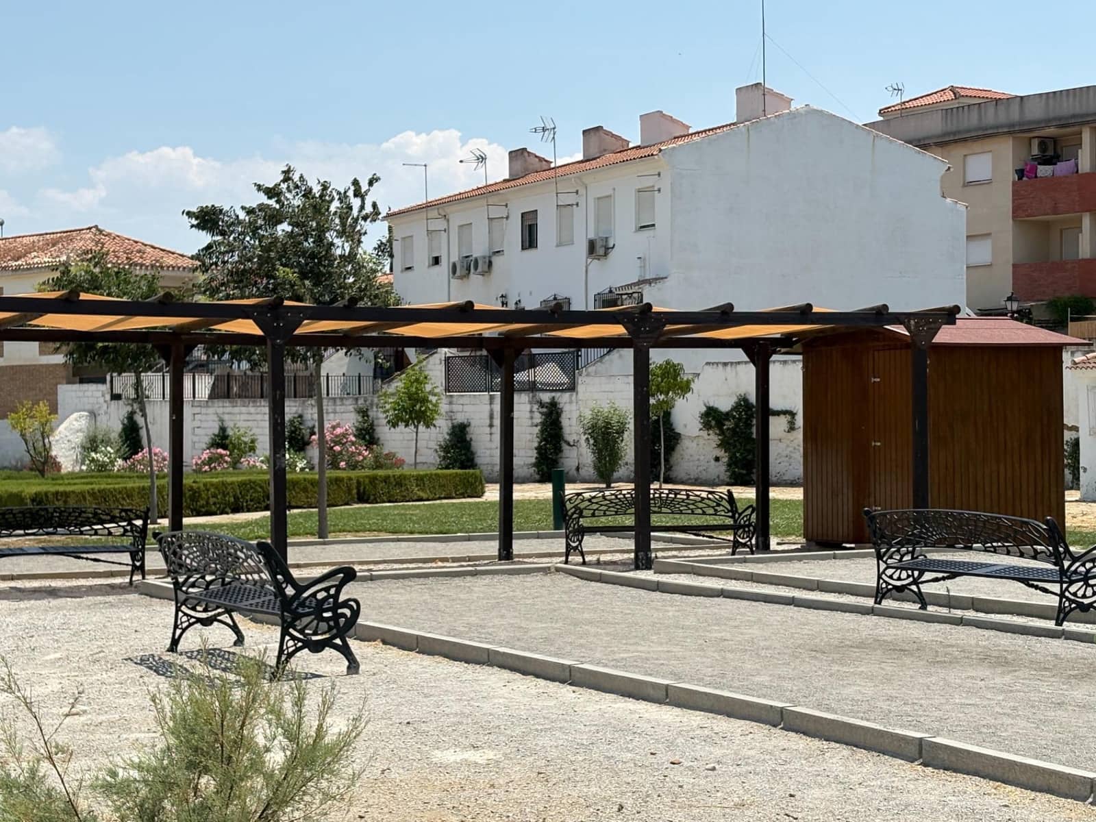Piso de 2 habitaciones en Las Gabias en venta con garaje - 159.900 € (Ref: 9977432)