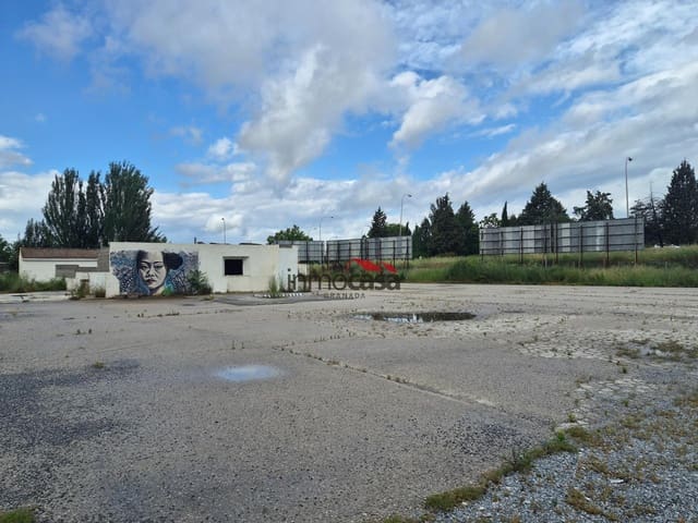 Ubebygd land til leie i Granada by - € 3 500 (Ref: 9977433)