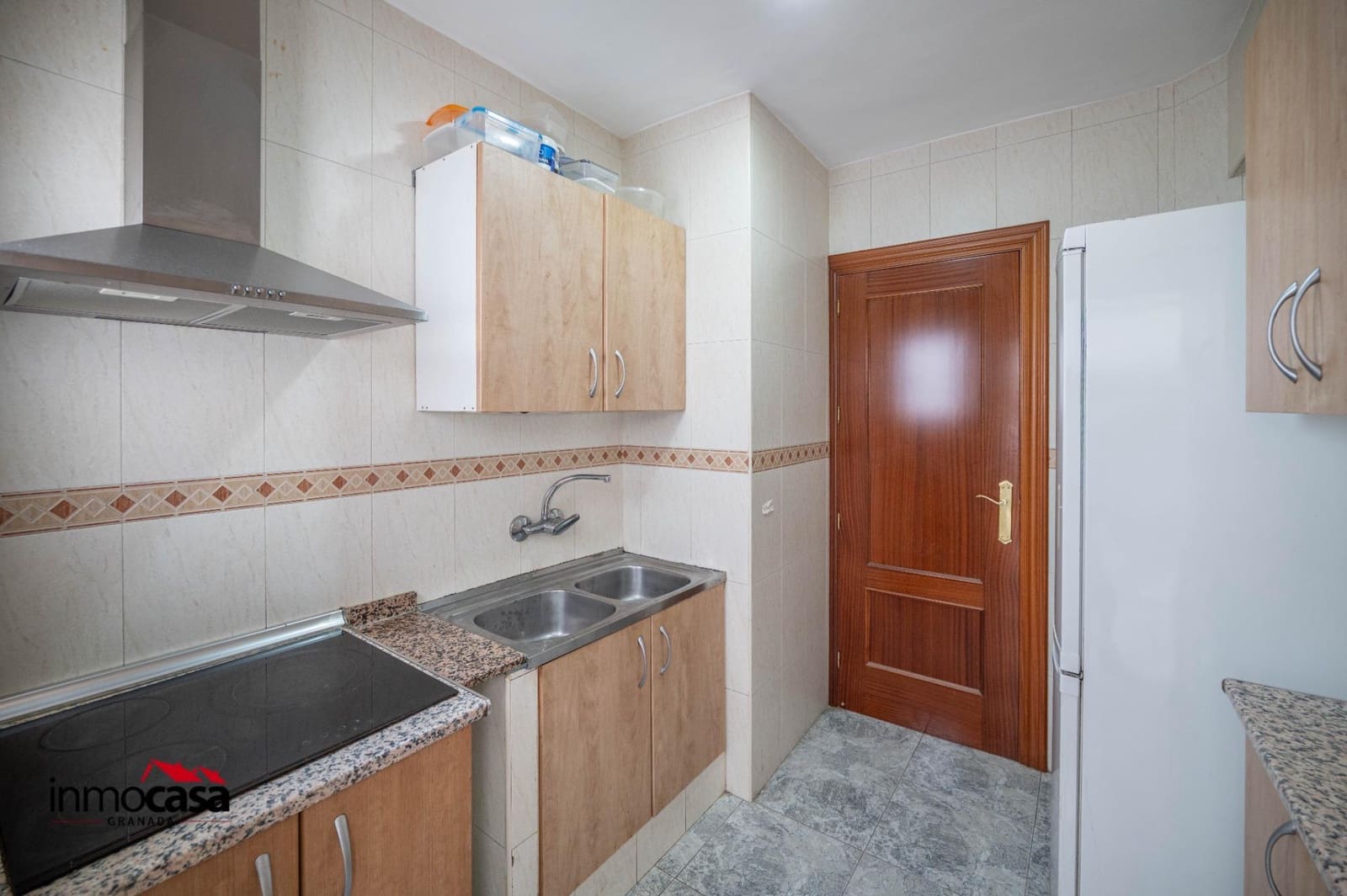 3 slaapkamer Flat te huur in Granada stad - € 1.000 (Ref: 9983113)