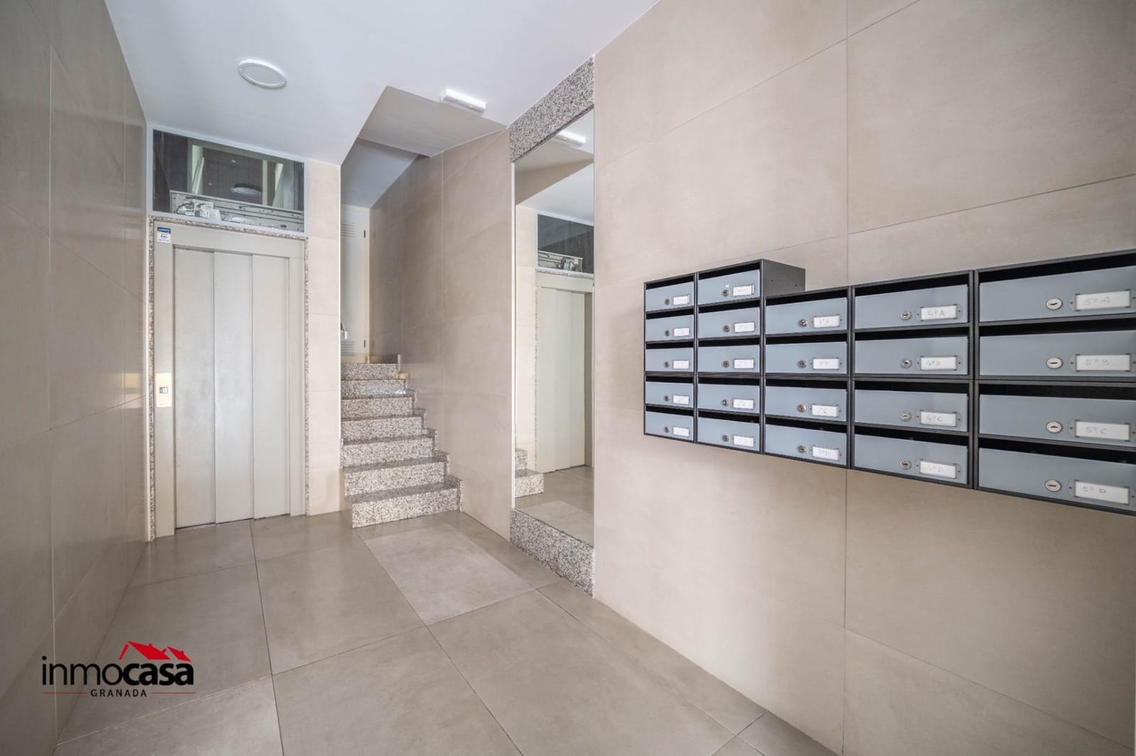 3 slaapkamer Flat te huur in Granada stad - € 1.000 (Ref: 9983113)