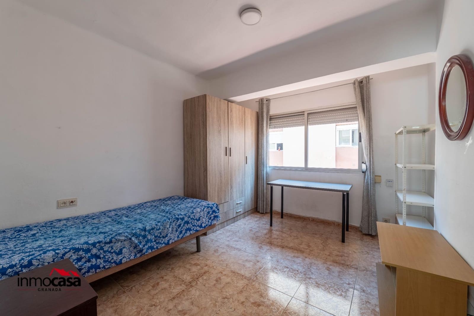 3 slaapkamer Flat te huur in Granada stad - € 1.000 (Ref: 9983113)