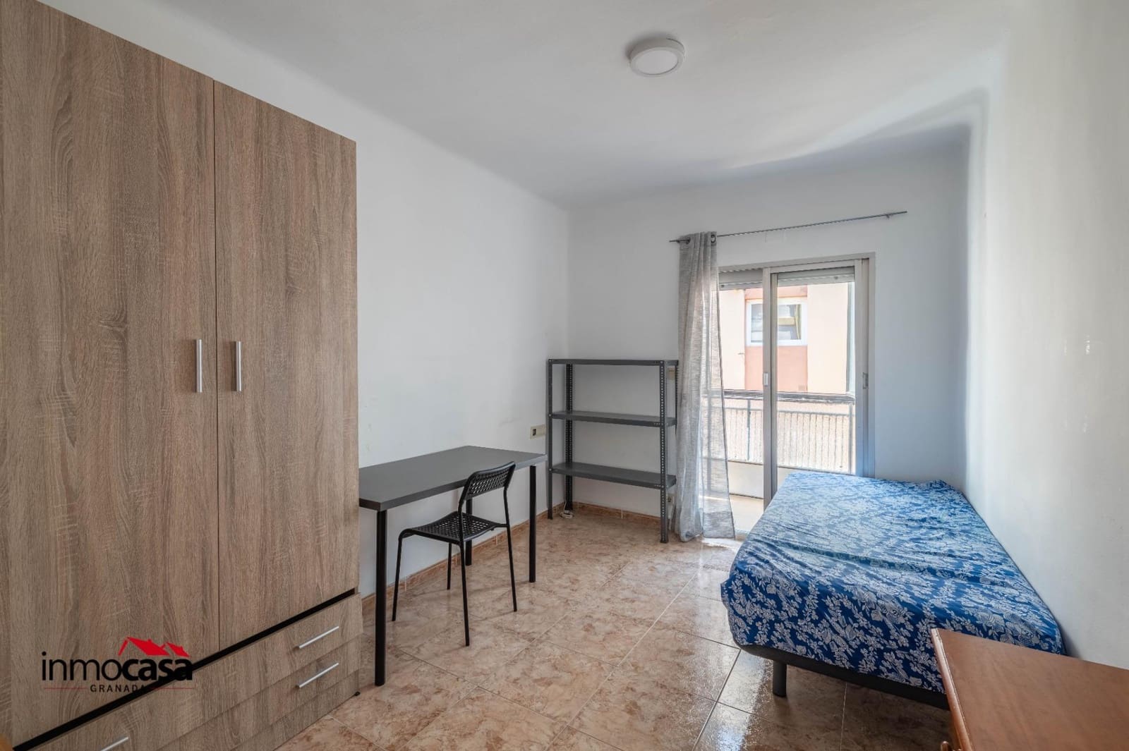 3 slaapkamer Flat te huur in Granada stad - € 1.000 (Ref: 9983113)