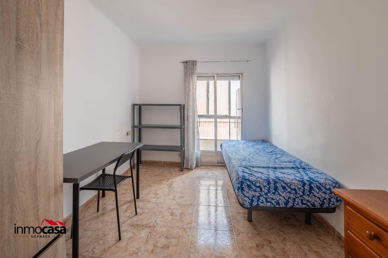 3 slaapkamer Flat te huur in Granada stad - € 1.000 (Ref: 9983113)