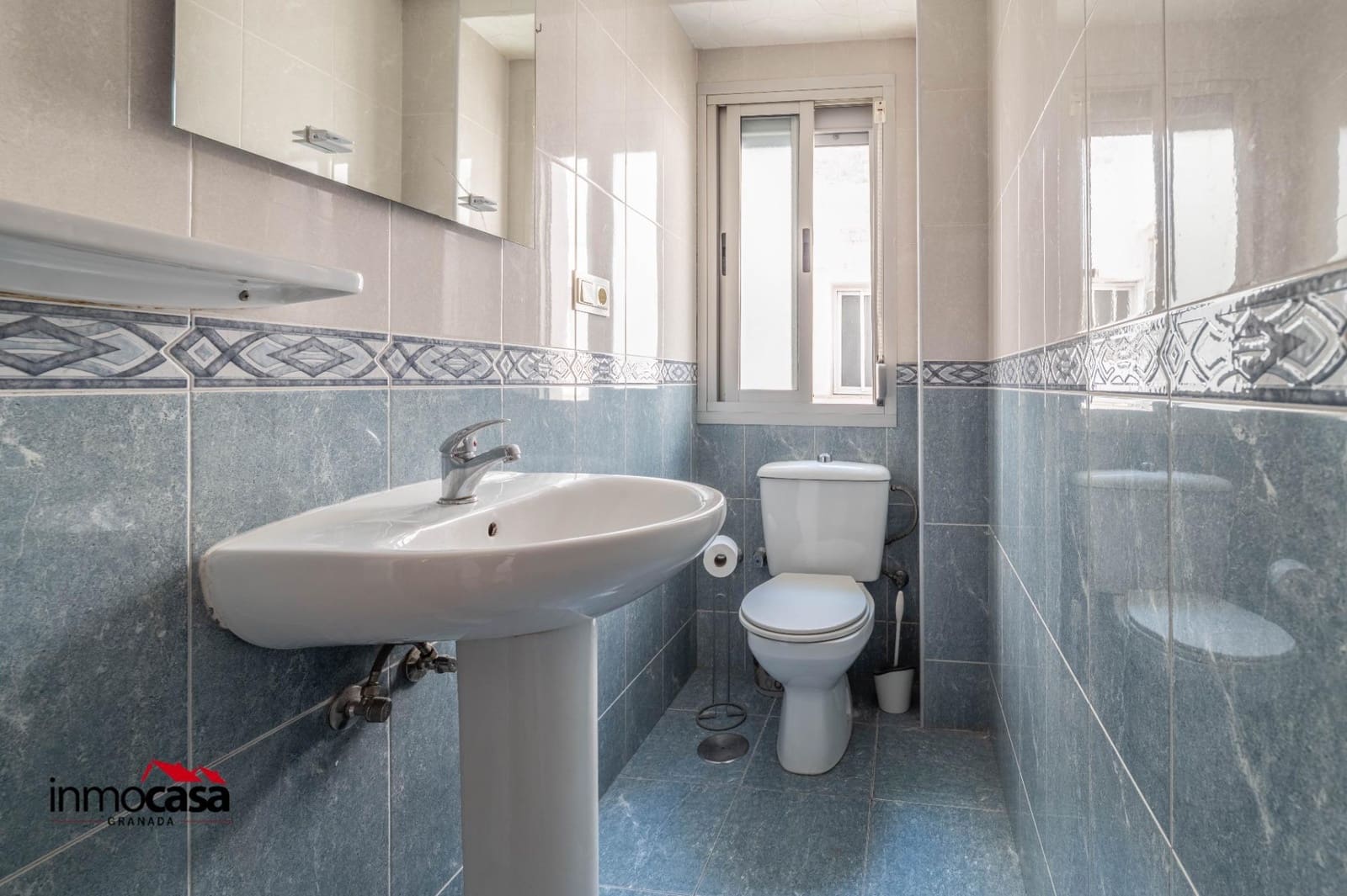 3 slaapkamer Flat te huur in Granada stad - € 1.000 (Ref: 9983113)