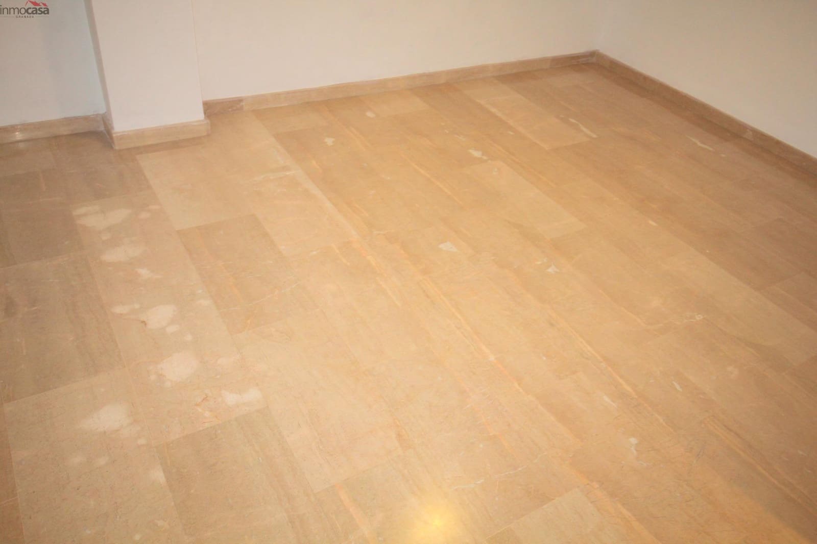 2 soverom Penthouse til leie i Churriana de la Vega - € 800 (Ref: 9994346)