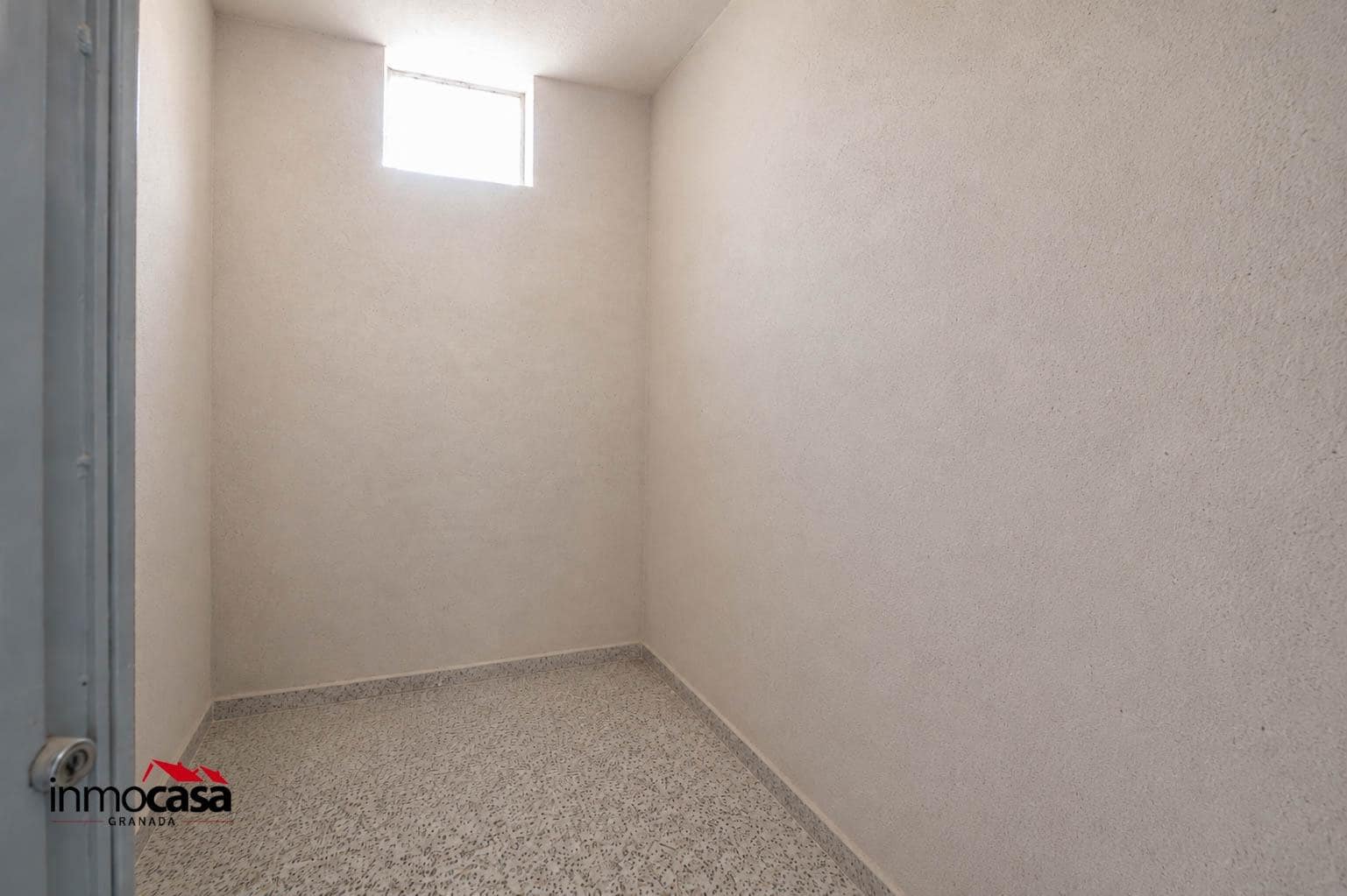 Piso de 4 habitaciones en Granada ciudad en venta con garaje - 270.000 € (Ref: 9994348)