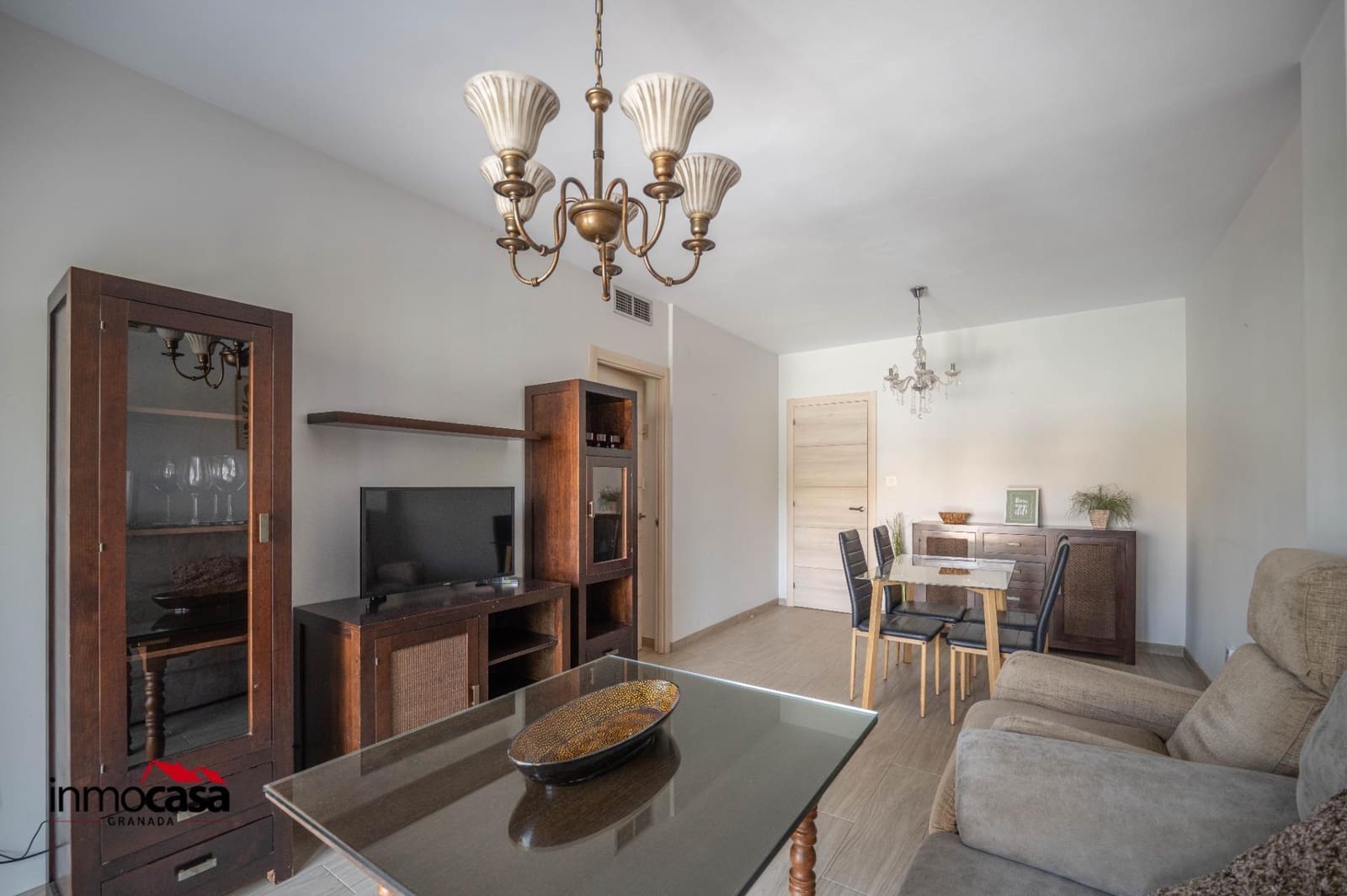 Piso de 4 habitaciones en Granada ciudad en venta con garaje - 270.000 € (Ref: 9994348)