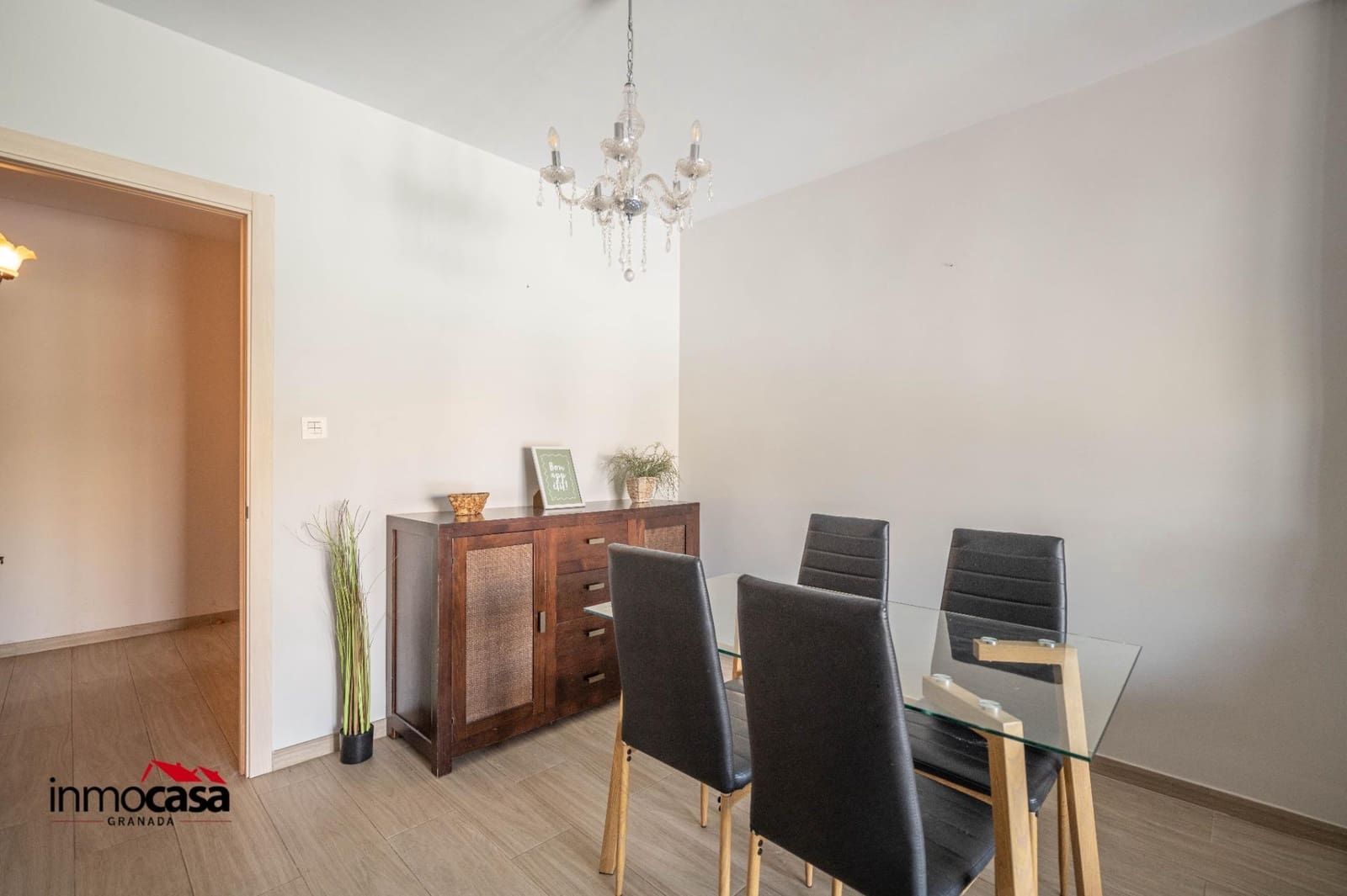 Piso de 4 habitaciones en Granada ciudad en venta con garaje - 270.000 € (Ref: 9994348)