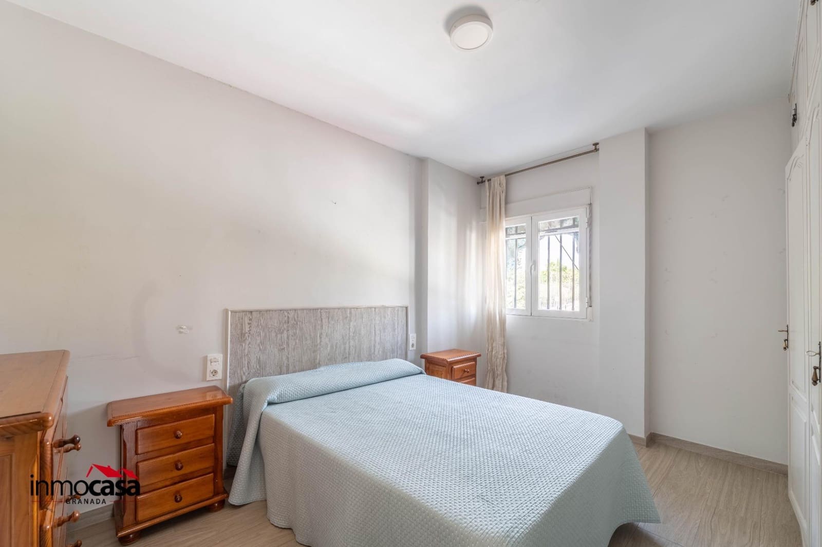 Piso de 4 habitaciones en Granada ciudad en venta con garaje - 270.000 € (Ref: 9994348)