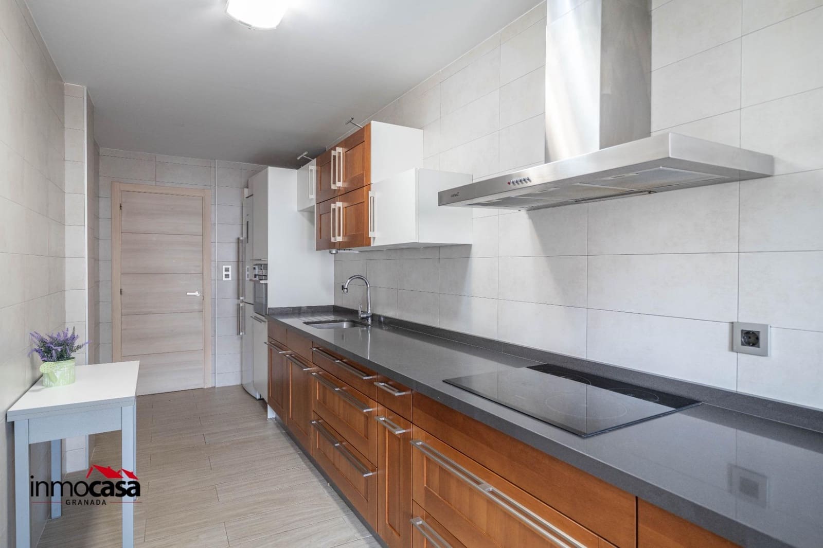 Piso de 4 habitaciones en Granada ciudad en venta con garaje - 270.000 € (Ref: 9994348)