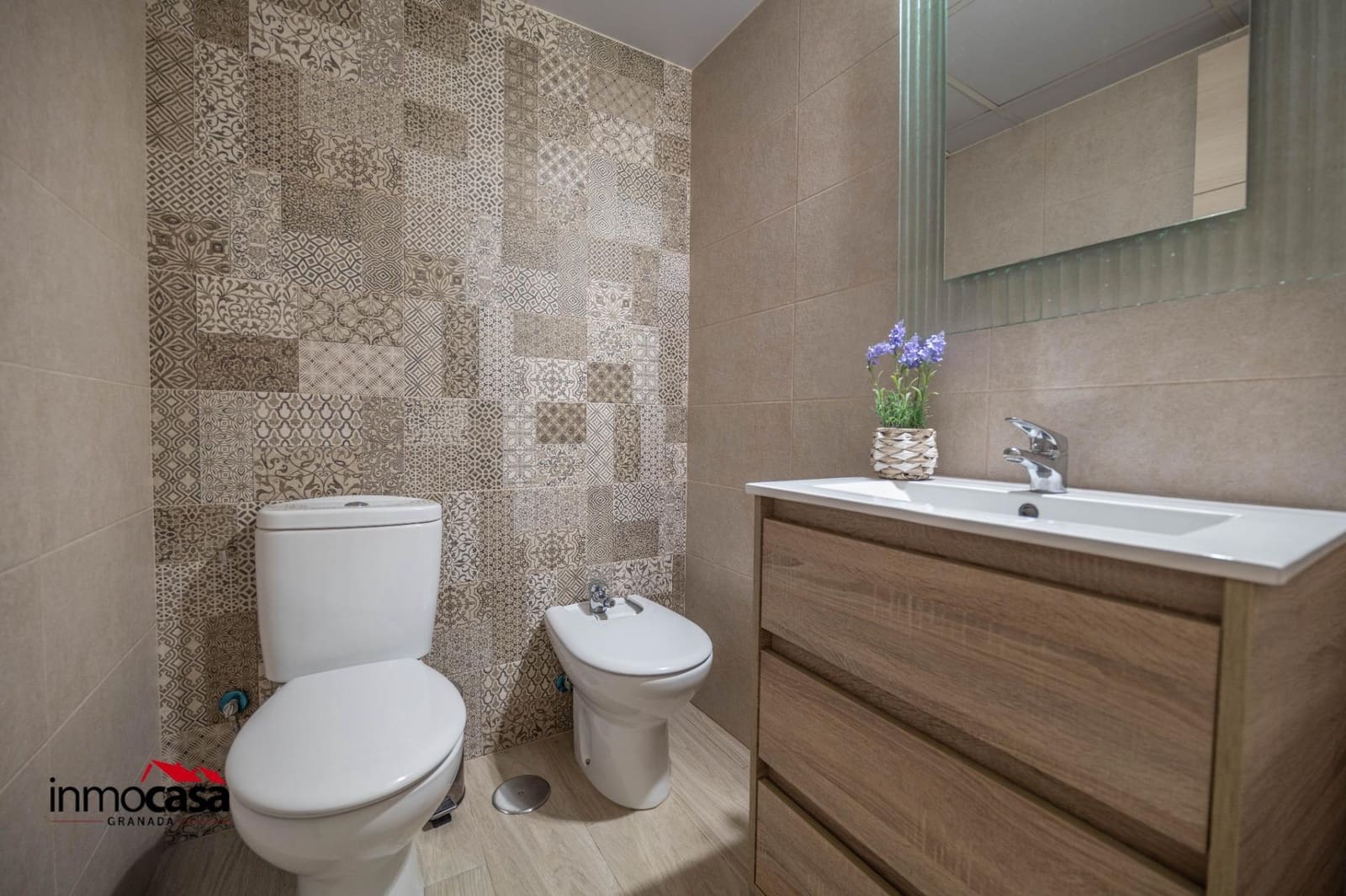 Piso de 4 habitaciones en Granada ciudad en venta con garaje - 270.000 € (Ref: 9994348)