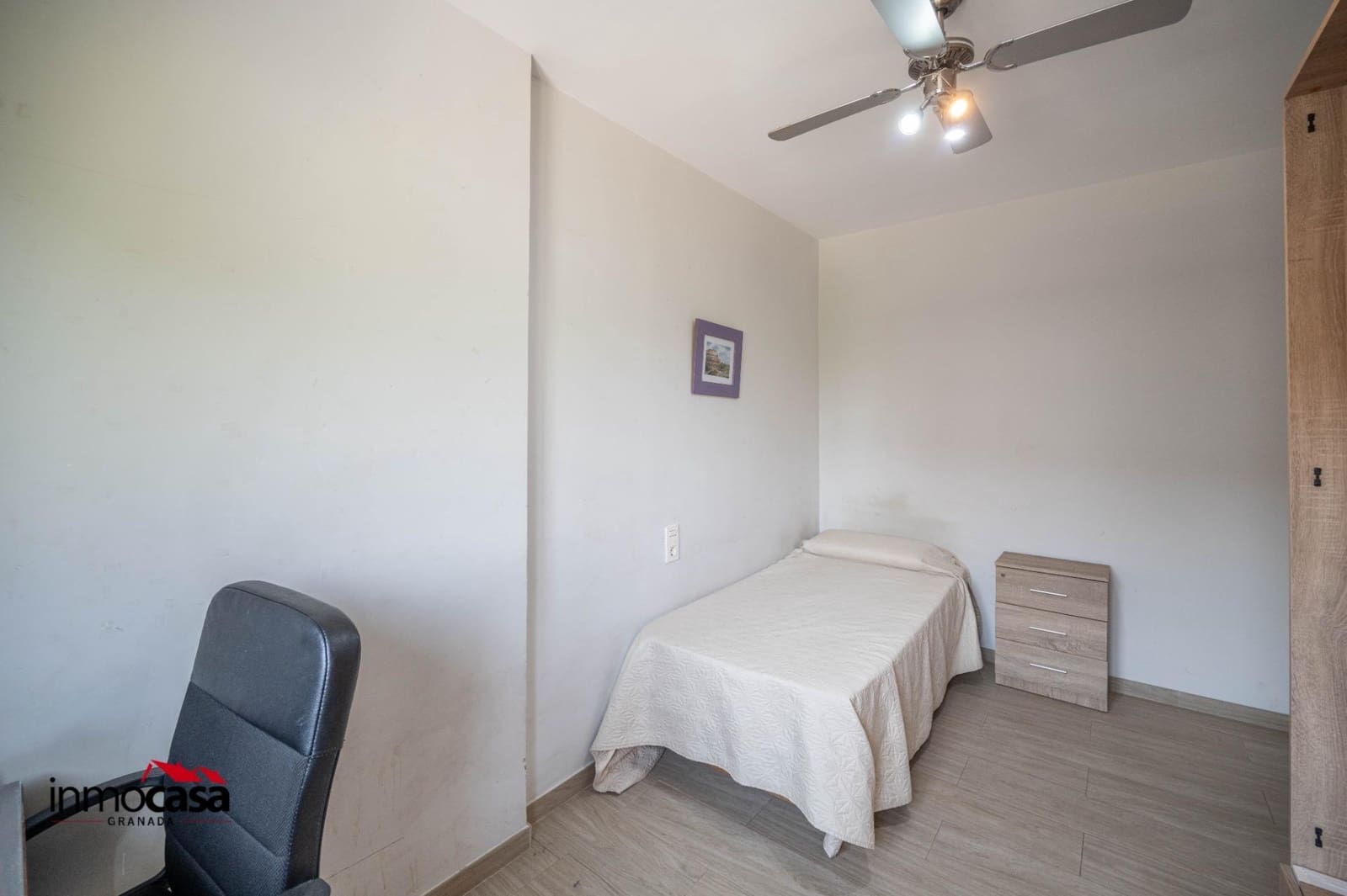 Piso de 4 habitaciones en Granada ciudad en venta con garaje - 270.000 € (Ref: 9994348)
