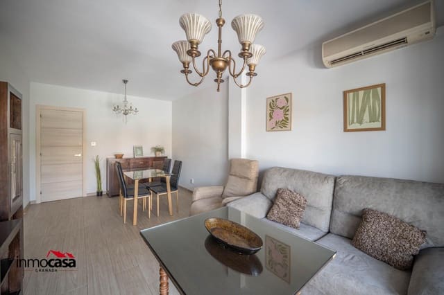 Piso de 4 habitaciones en San Francisco Javier, Granada ciudad en venta con garaje - 270.000 € (Ref: 9994348)