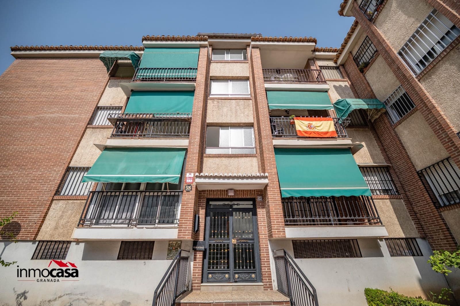 Piso de 4 habitaciones en Granada ciudad en venta con garaje - 270.000 € (Ref: 9994348)