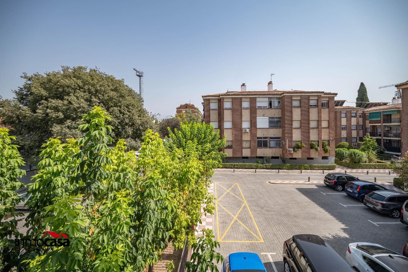 Piso de 4 habitaciones en Granada ciudad en venta con garaje - 270.000 € (Ref: 9994348)