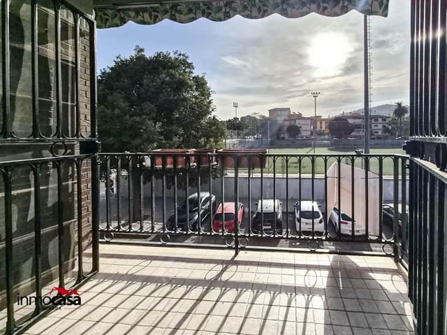4 makuuhuone Asunto myytävänä paikassa San Francisco Javier, Granada kaupunki mukana 
autotalli - 270 000 € (Ref: 9994348)