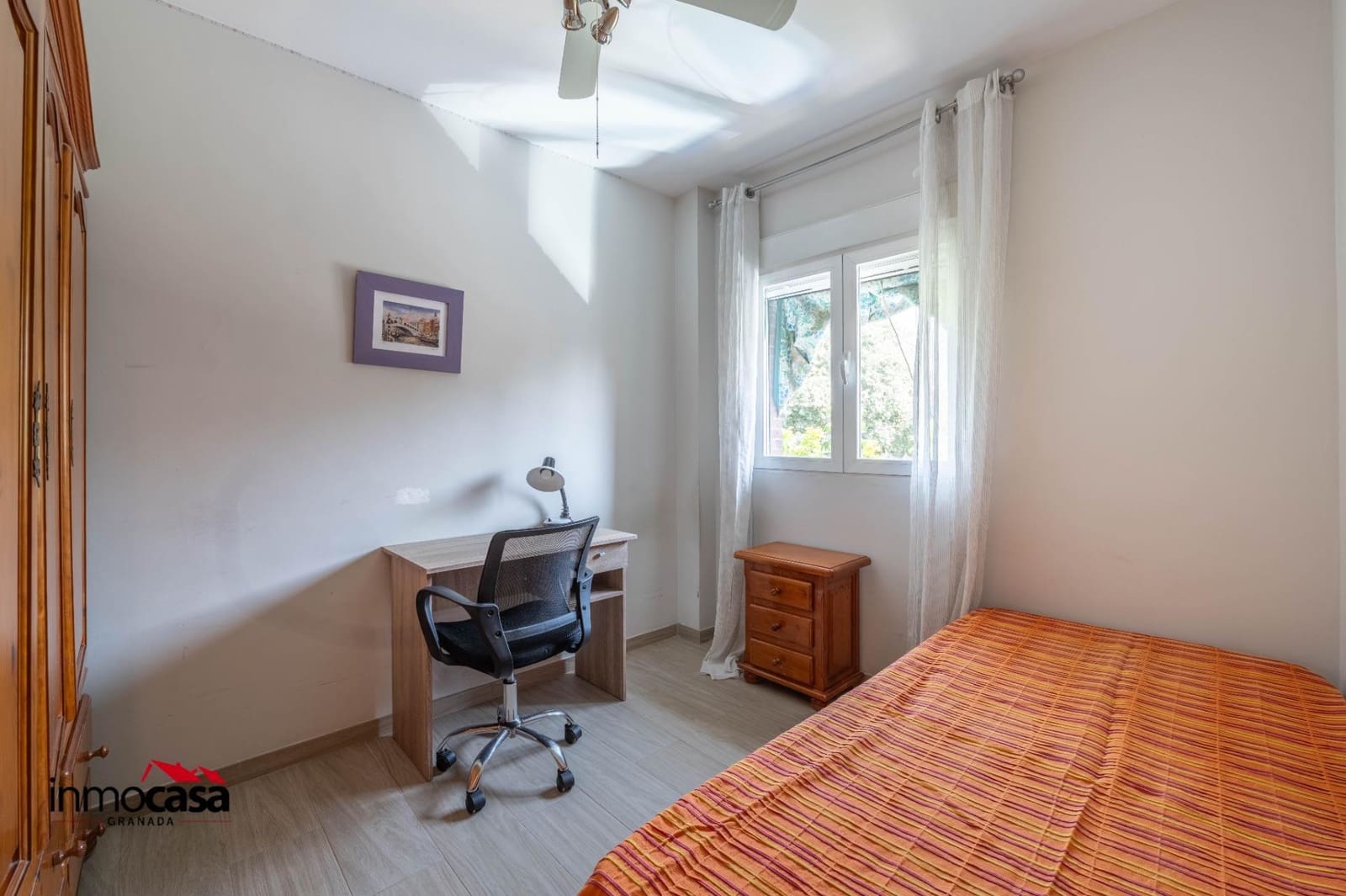 4 bedroom Flat for sale in Granada city with garage - € 270,000 (Ref: 9994348)