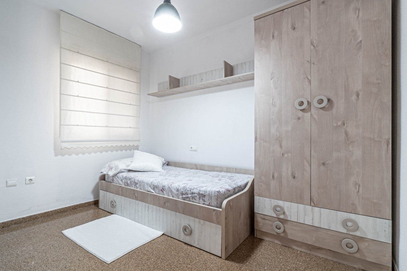 2 soveværelse Lejlighed til leje i Las Gabias med swimmingpool garage - € 700 (Ref: 9997205)