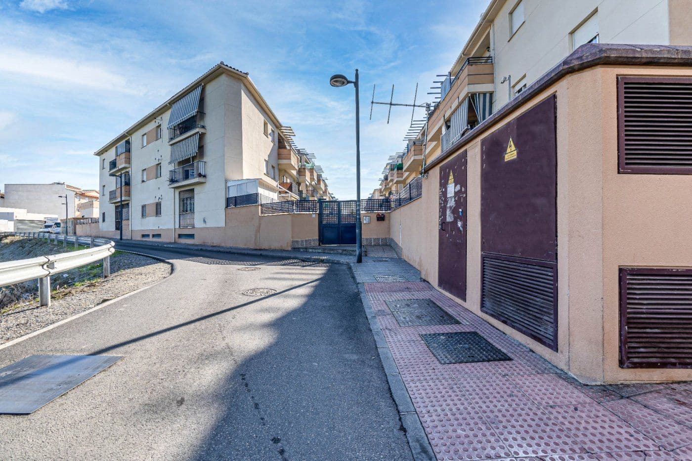 2 soveværelse Lejlighed til leje i Las Gabias med swimmingpool garage - € 700 (Ref: 9997205)