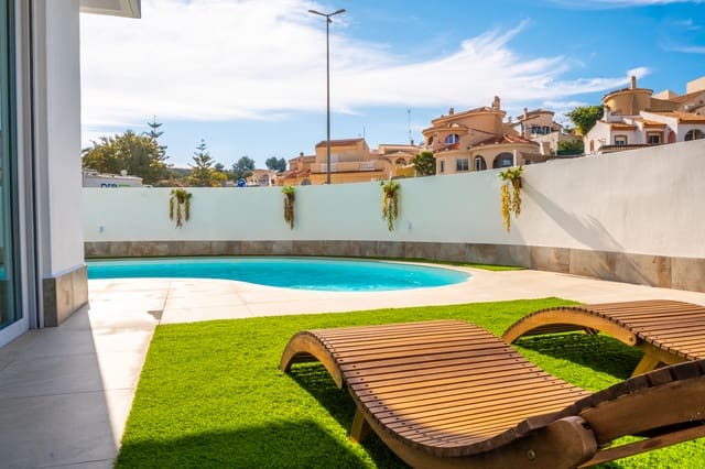 5 bedroom Villa for sale in Ciudad Quesada, Rojales with pool garage - € 556,000 (Ref: 8938192)