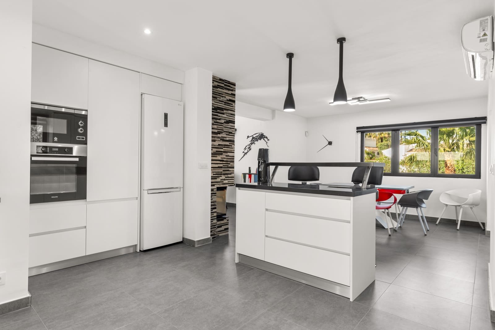 Casa de 12 habitaciones en Javea / Xàbia en venta con piscina garaje - 2.250.000 € (Ref: 9753543)