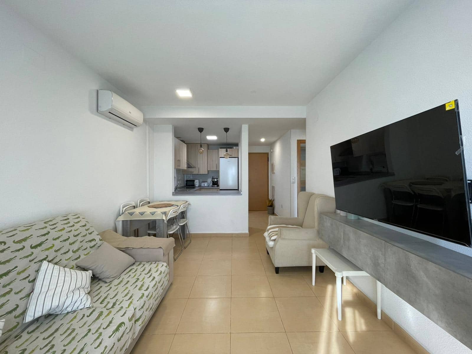 2 bedroom Flat for rent in Roldan - € 700 (Ref: 9839404)