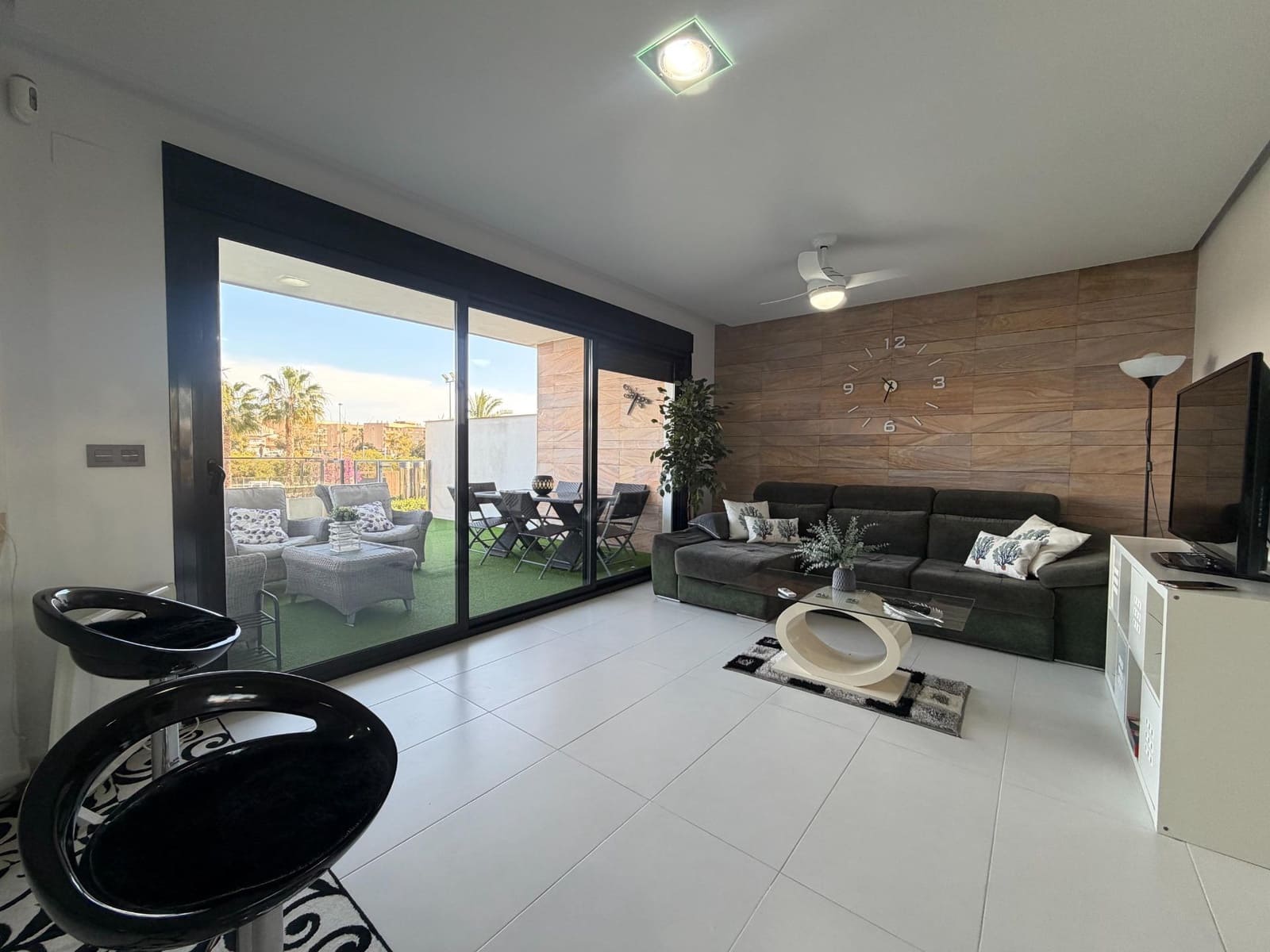 2 bedroom Flat for sale in Pilar de la Horadada with garage - € 388,000 (Ref: 9839407)
