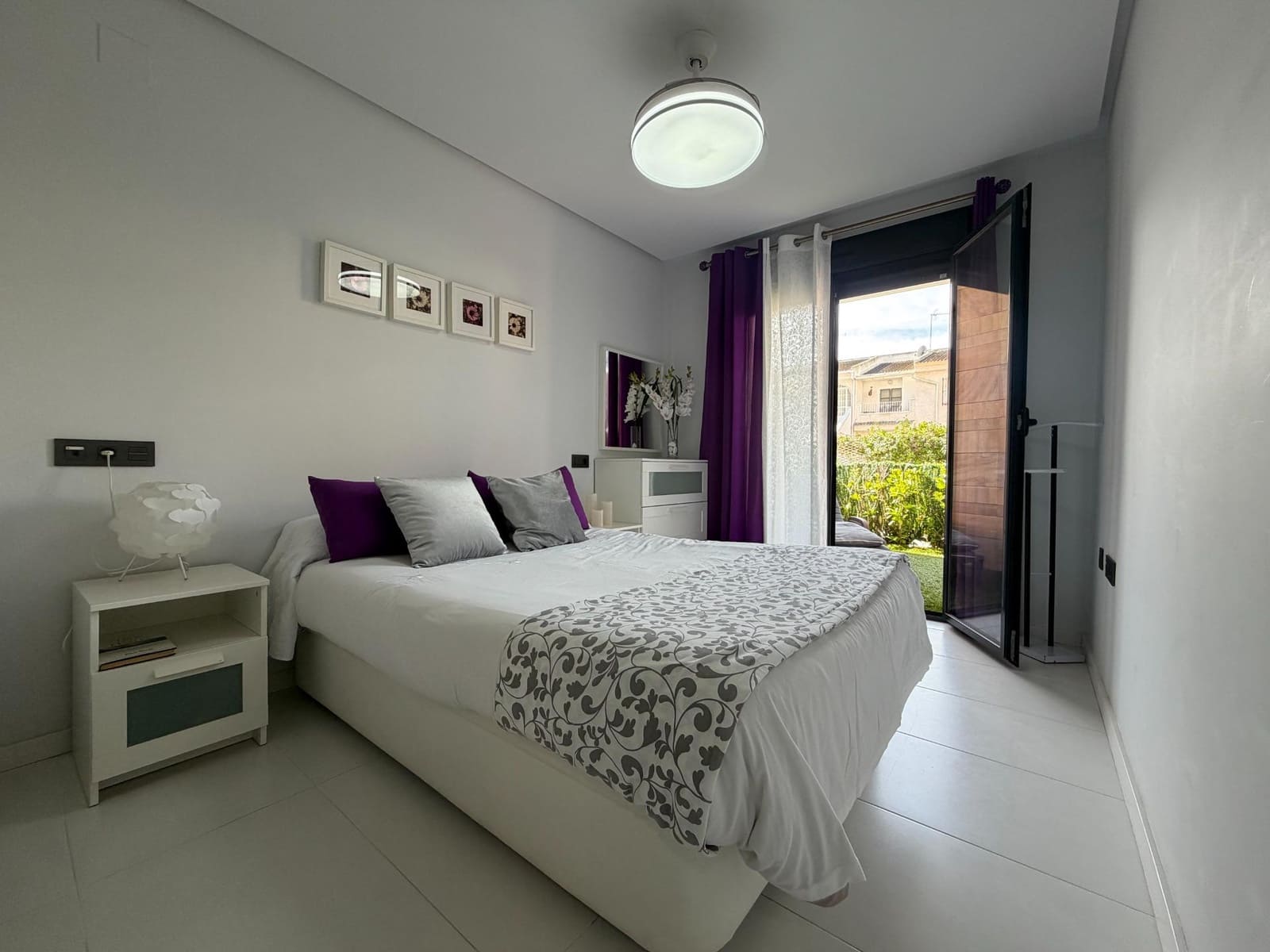 2 bedroom Flat for sale in Pilar de la Horadada with garage - € 388,000 (Ref: 9839407)