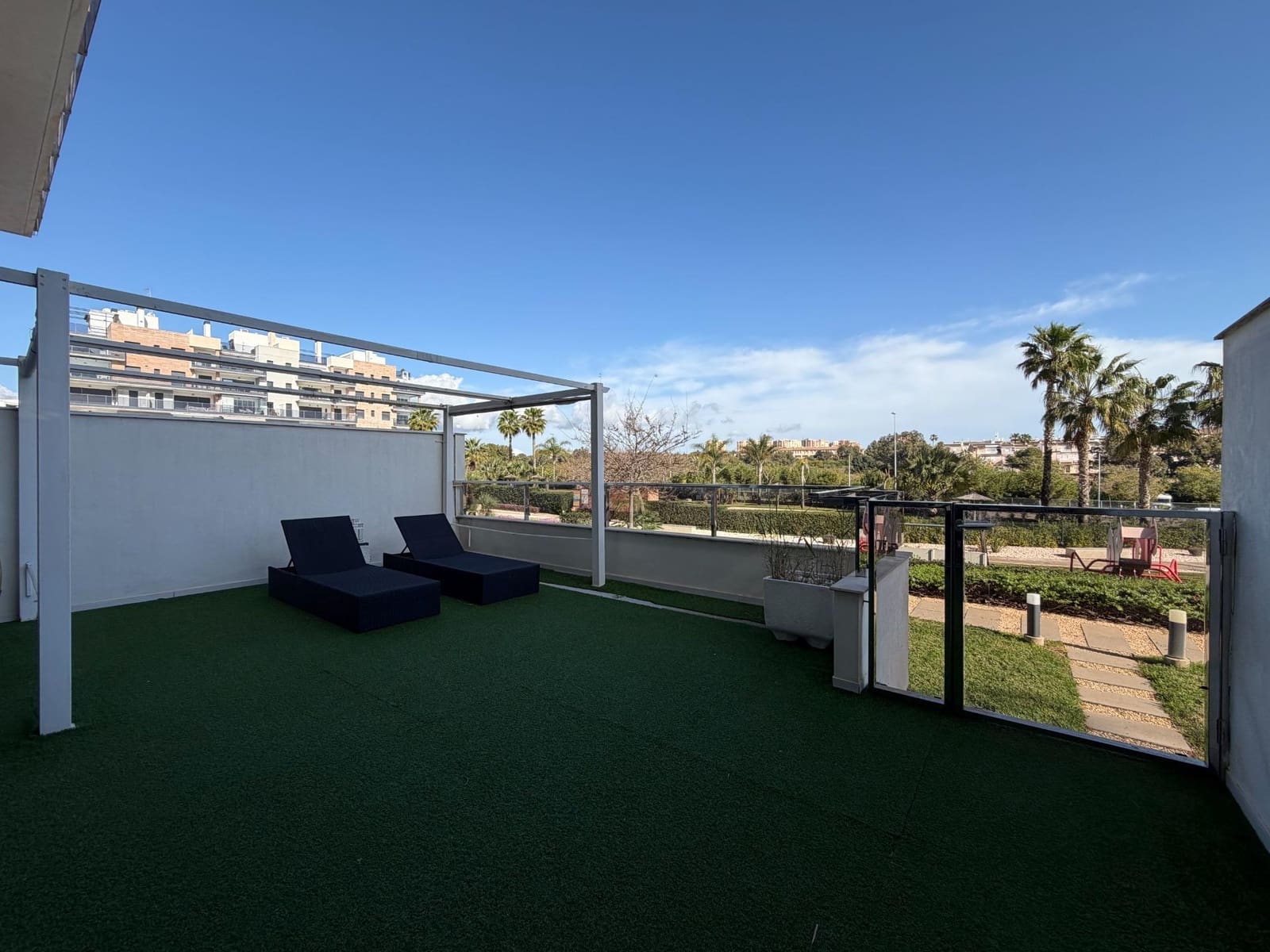 2 bedroom Flat for sale in Pilar de la Horadada with garage - € 388,000 (Ref: 9839407)
