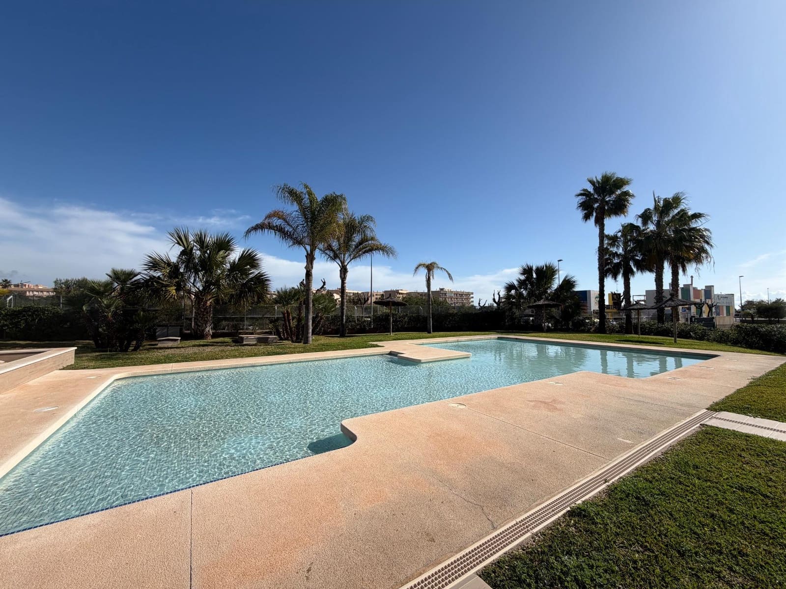 2 bedroom Flat for sale in Pilar de la Horadada with garage - € 388,000 (Ref: 9839407)