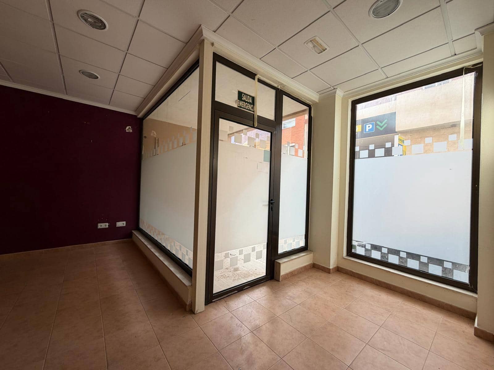 Commercial for rent in Pilar de la Horadada - € 380 (Ref: 9839409)