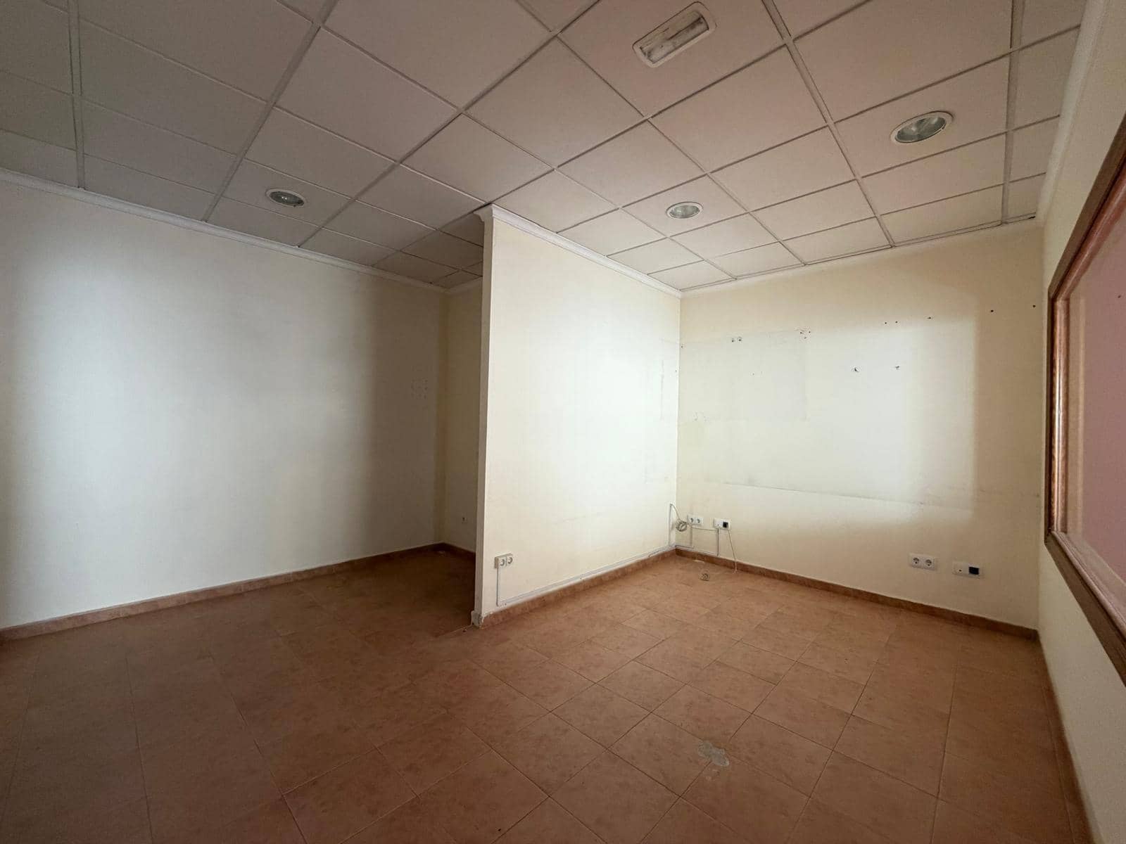 Commercial for rent in Pilar de la Horadada - € 380 (Ref: 9839409)