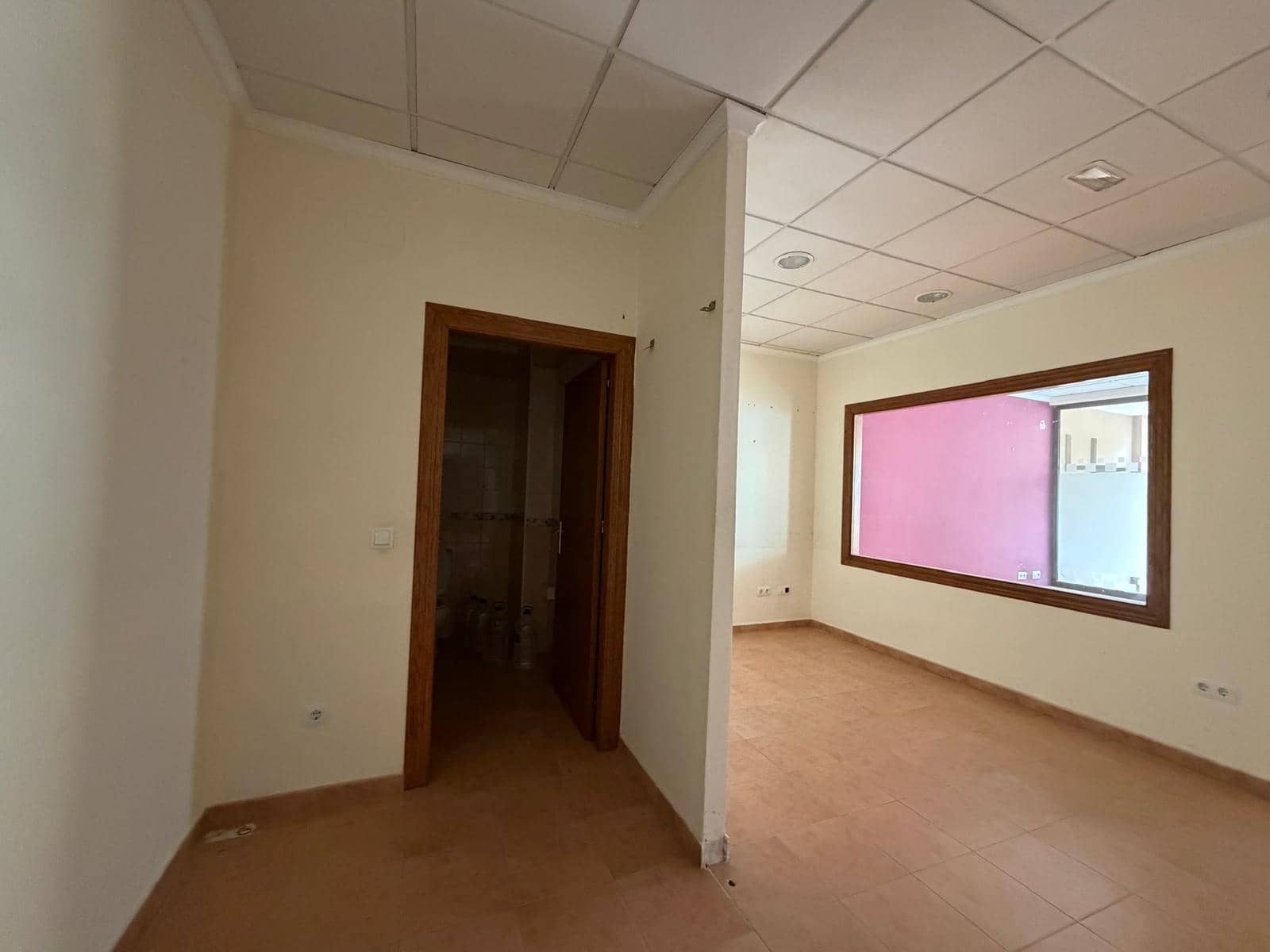 Commercial for rent in Pilar de la Horadada - € 380 (Ref: 9839409)