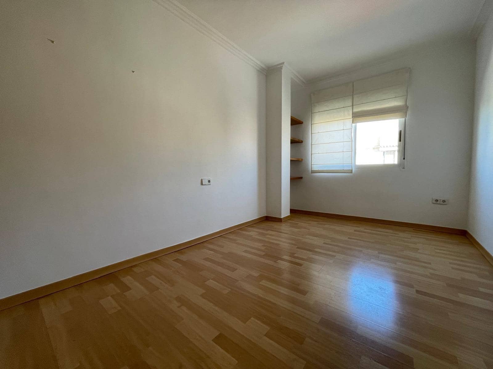 5 bedroom Flat for rent in Santiago de la Ribera with garage - € 1,200 (Ref: 9839410)