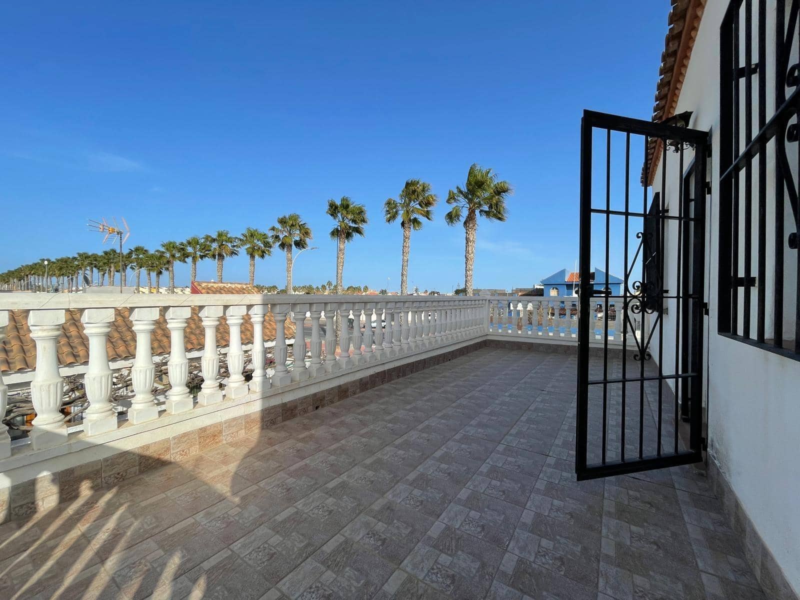 4 bedroom Apartment for sale in Los Narejos - € 250,000 (Ref: 9839414)