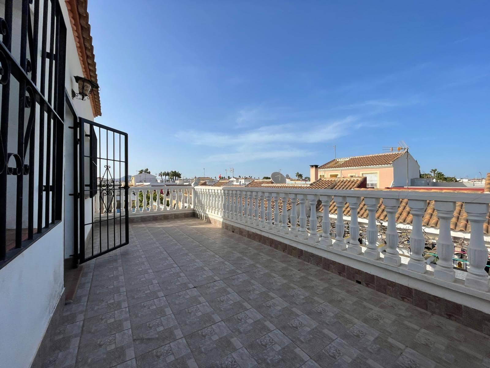 4 bedroom Apartment for sale in Los Narejos - € 250,000 (Ref: 9839414)