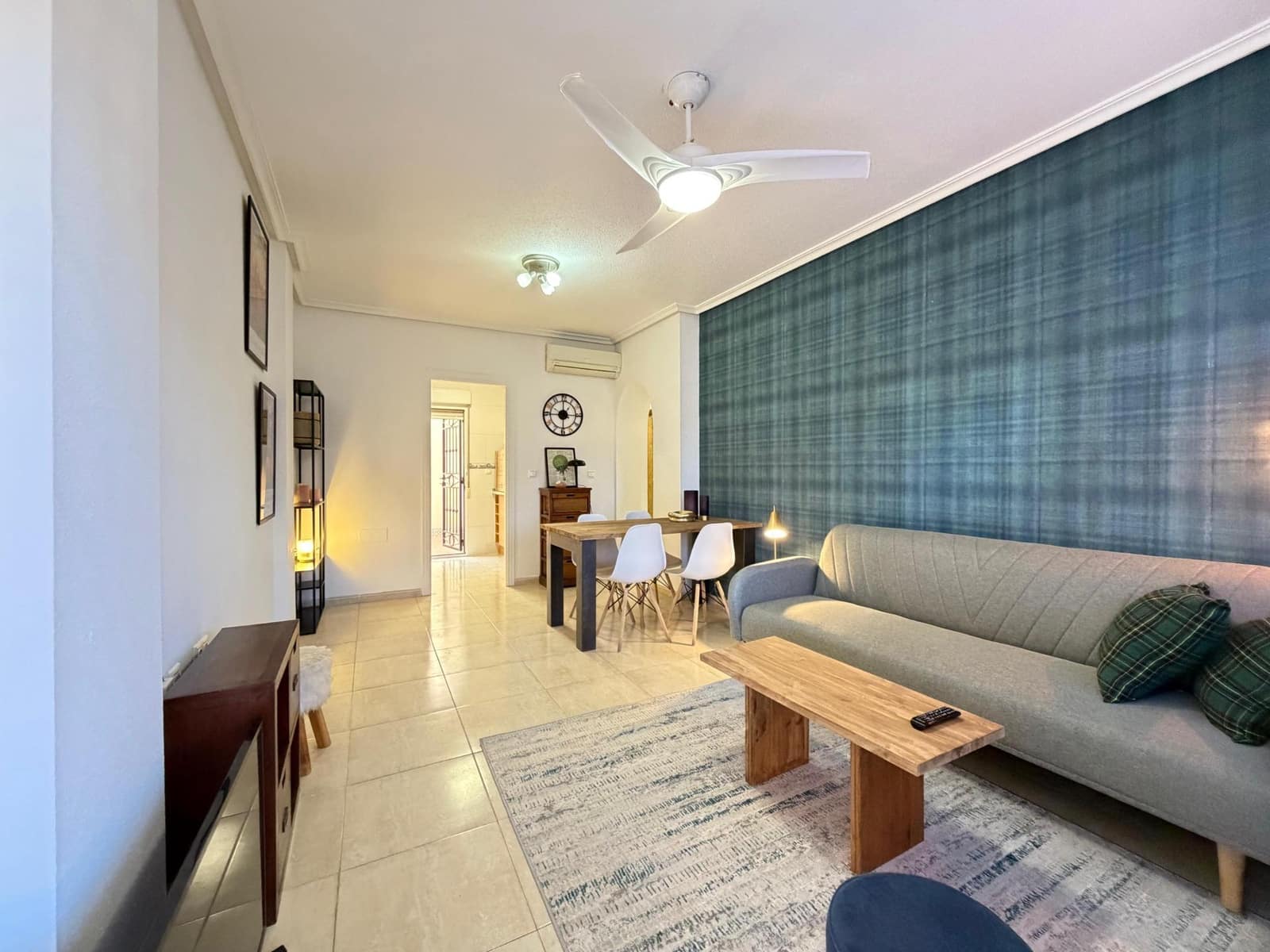 2 bedroom Apartment for rent in Los Altos with pool - € 950 (Ref: 9846546)