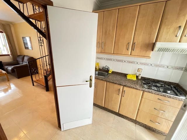 2 quarto Apartamento para arrendar em Los Alcázares - 750 € (Ref: 9860214)