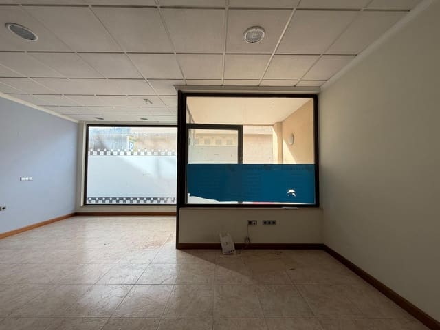 Comercial para arrendar em Pilar de la Horadada - 380 € (Ref: 9894013)