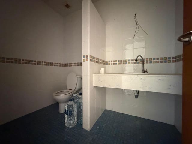 Comercial para arrendar em Pilar de la Horadada - 380 € (Ref: 9894013)