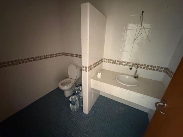 Comercial para arrendar em Pilar de la Horadada - 380 € (Ref: 9894013)