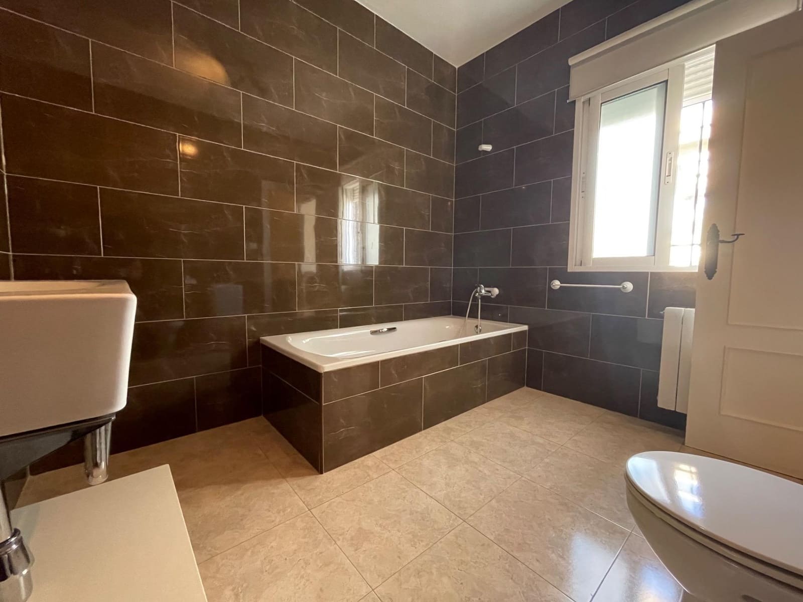 4 soverom Villa til leie i Condado de Alhama med svømmebasseng garasje - € 1 500 (Ref: 9922401)