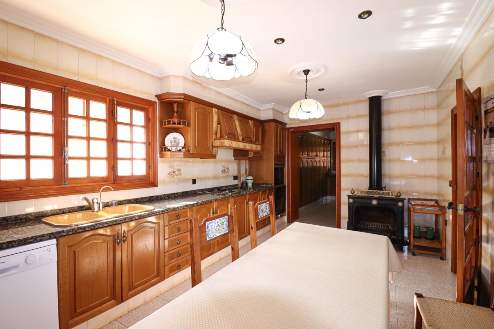 8 sypialnia Finka/Dom wiejski na sprzedaż w Tibi z garażem - 699 990 € (Ref: 10177519)