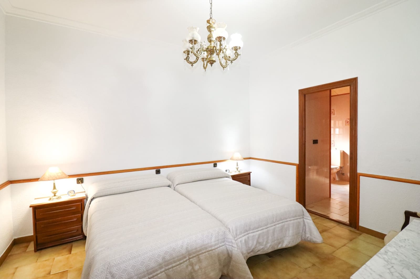 8 sypialnia Finka/Dom wiejski na sprzedaż w Tibi z garażem - 699 990 € (Ref: 10177519)