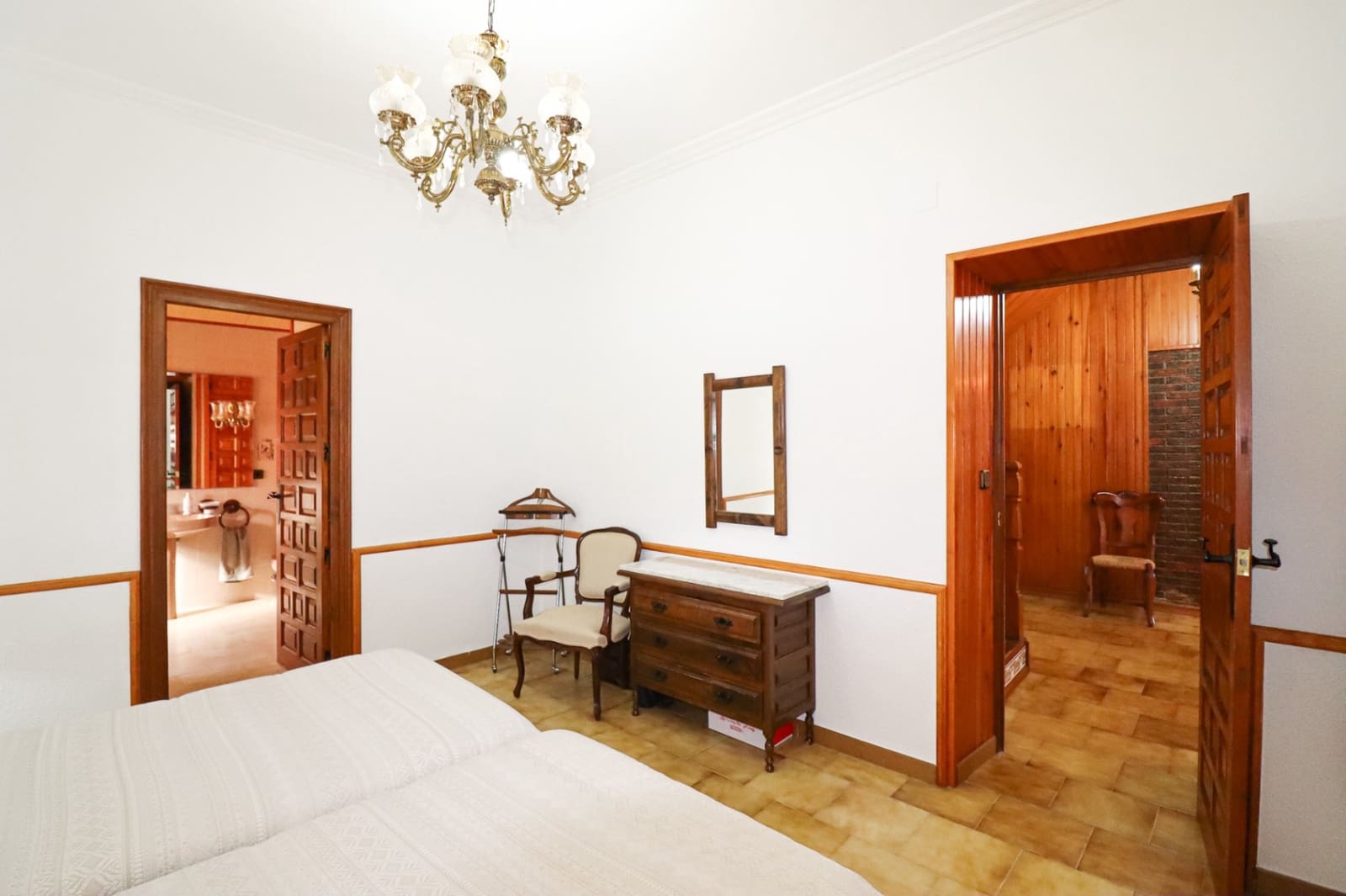 8 sypialnia Finka/Dom wiejski na sprzedaż w Tibi z garażem - 699 990 € (Ref: 10177519)