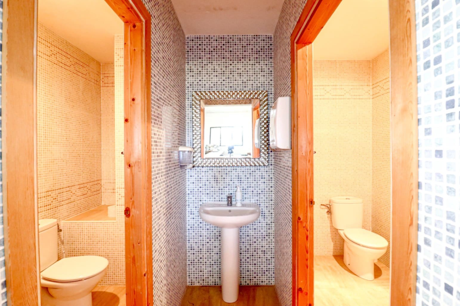 8 sypialnia Finka/Dom wiejski na sprzedaż w Tibi z garażem - 699 990 € (Ref: 10177519)