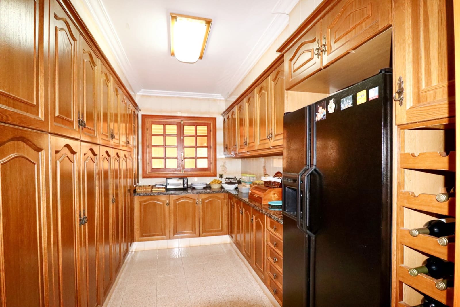 8 sypialnia Finka/Dom wiejski na sprzedaż w Tibi z garażem - 699 990 € (Ref: 10177519)