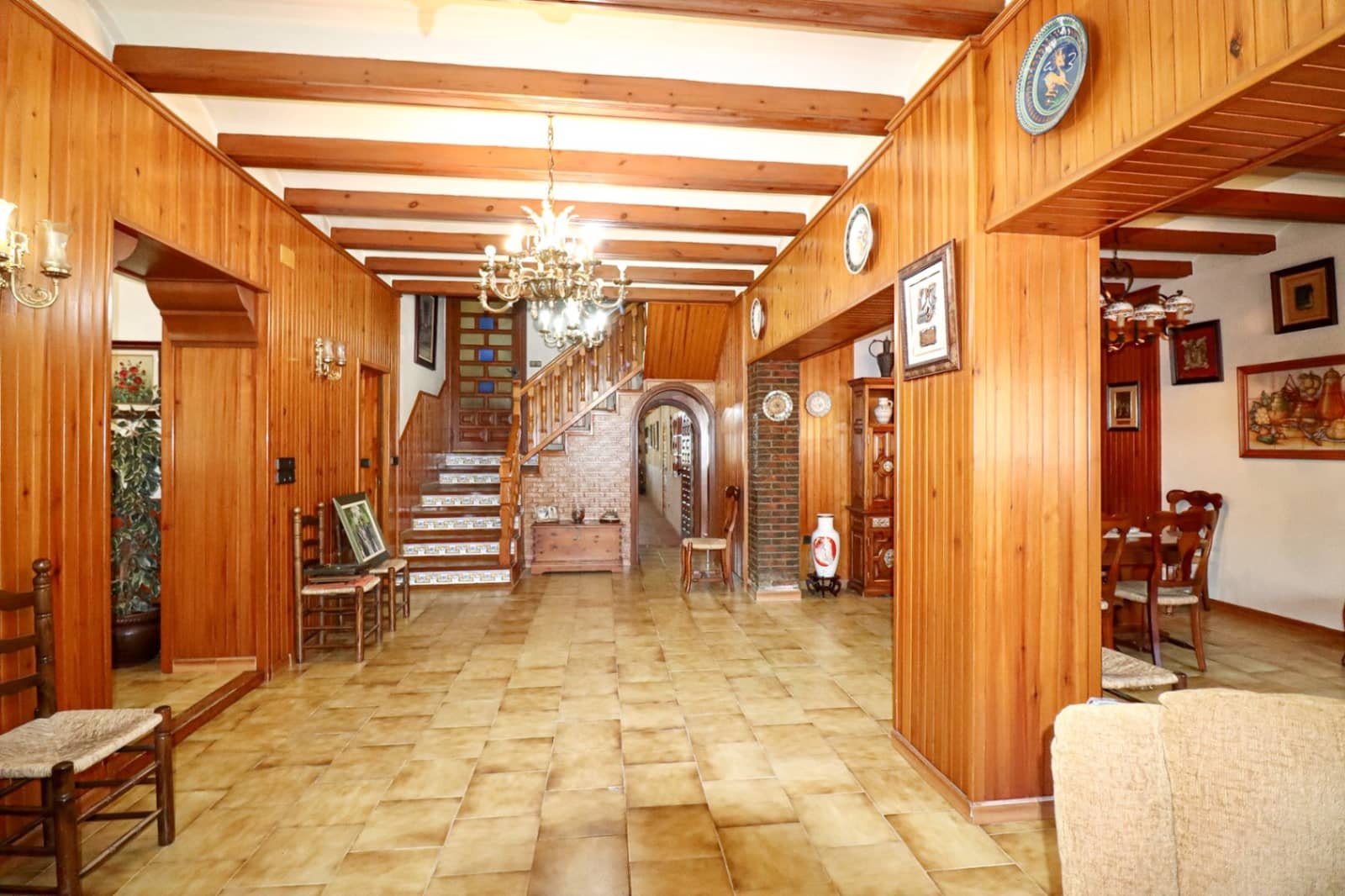 8 sypialnia Finka/Dom wiejski na sprzedaż w Tibi z garażem - 699 990 € (Ref: 10177519)